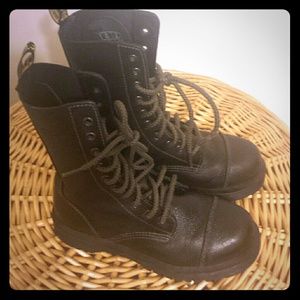 Doc Martens Ryan Unisex 10 - Eyelet Leather Boots